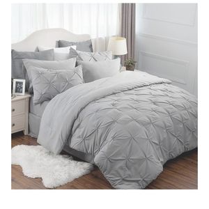 NWT 8 Pcs Luxury Comforter Queen Set